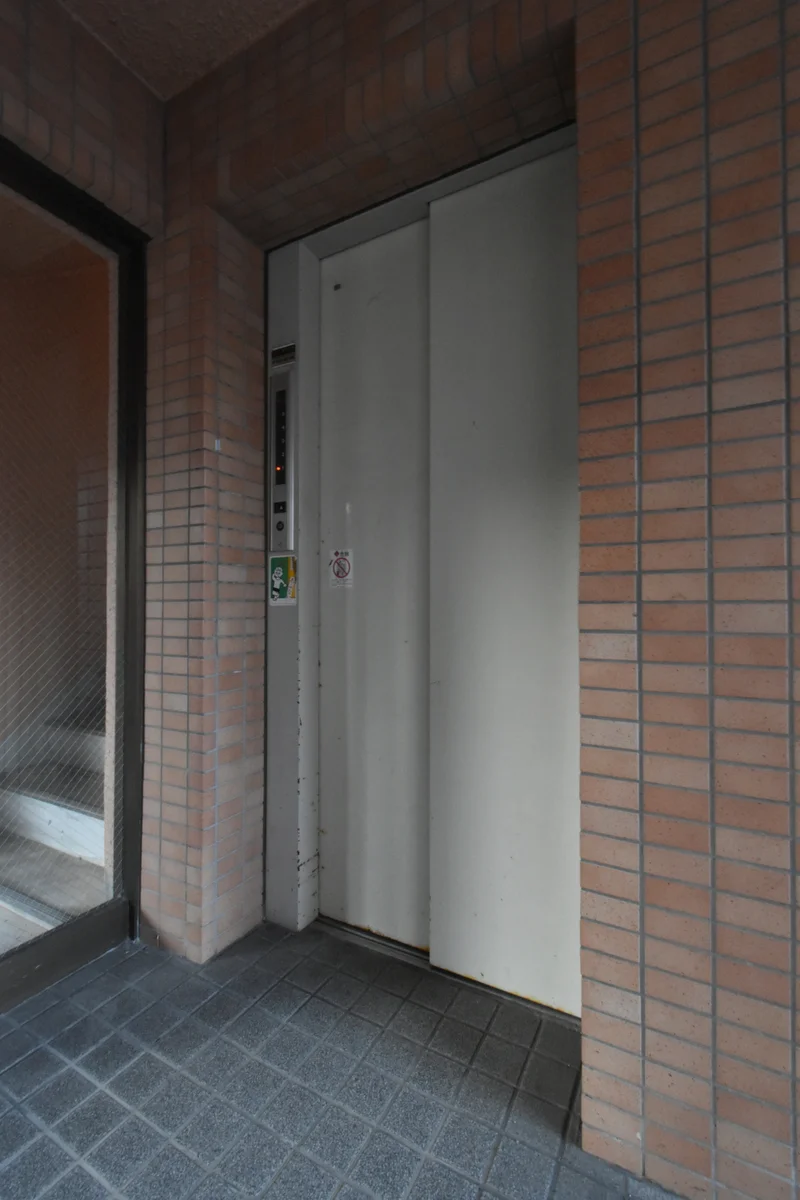 【エレベーター】富山駅前ウィークリーマンションでは、エレベーターが完備されております。また、富山駅前マンスリーマンションの大きな魅力の一つとして、充実した標準設備が挙げられます。追加料金は一切発生せず、快適な滞在をお約束いたします(^^)/
