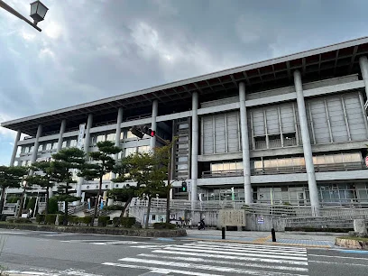 大津市役所まで車で5分