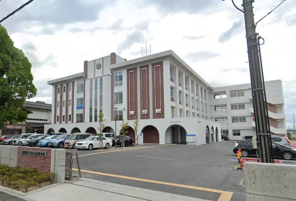 滋賀県立長浜北高等学校まで徒歩27分、2.2km。