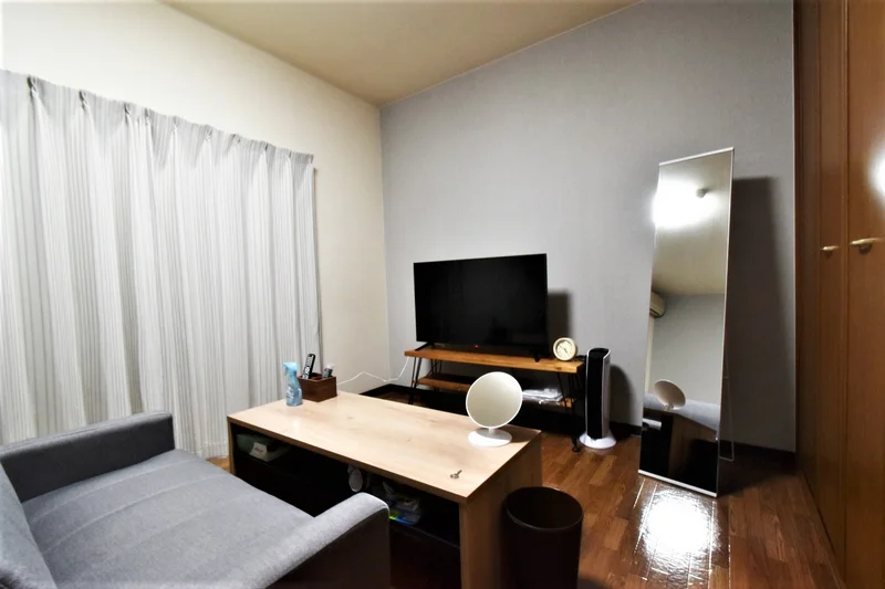 「荷物は一つだけ持ってきても、快適に生活できる」をモットーにした、滋賀彦根市のウィークリーマンションの室内画像です。また、長期滞在のお客様向けに、滋賀彦根市のマンスリーマンションプランもご用意しています。