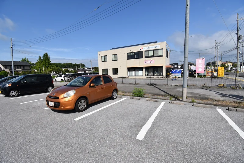 【敷地内駐車場】滋賀彦根市ウィークリーマンションでは利便性が良い物件を揃えてます。滋賀彦根市エリアに詳しくないお客様もご連絡頂ければ専門スタッフがしっかり物件選定を行います。お気軽にお問い合わせください★