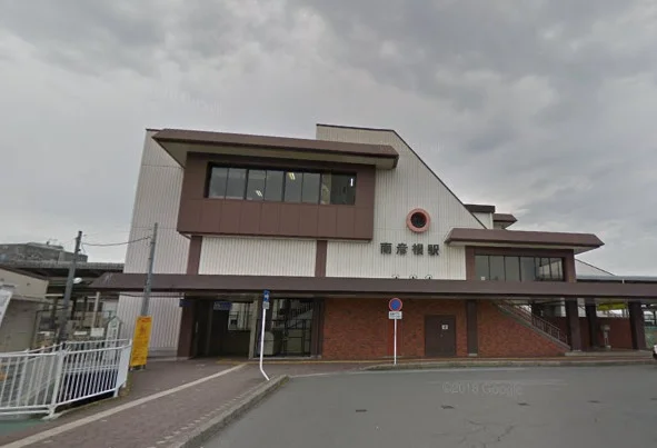 JR南彦根駅まで車で8分、2.9kｍ。