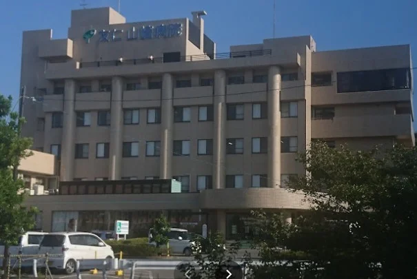 友仁山崎病院まで車で8分、3.3kｍ。