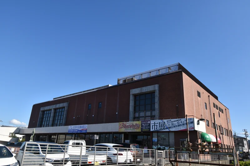 近江八幡市文化会館まで徒歩7分、600ｍ。