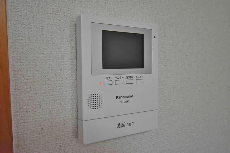 【設備画像】防犯対策もバッチリ★TV付きインターホンは女性の滋賀長浜市ウィークリーマンションでの1人暮らしでも安心してお過ごしいただけます♪