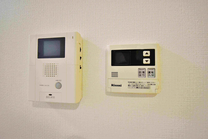 室内はとても明るく、オシャレな雰囲気です♪また、オートロック・防犯カメラも完備しておりますのでお子様や女性のご利用でも安心ですね☆滋賀長浜駅前エリアでは、全室家具家電付きで提供しております。