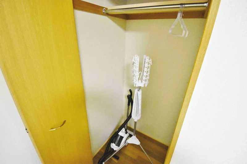 【収納完備】掃除機完備‼収納も広いので、滋賀県長浜市滞在中のウィークリーマンション生活も快適自在に過ごせますね♪