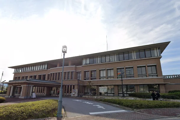 愛荘町役場 愛知川庁舎まで徒歩6分、500m。