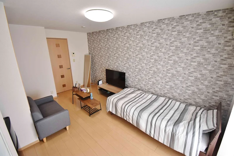 【室内画像】滋賀県愛知郡ウィークリーマンションのお部屋です♪お部屋のクロスがとてもオシャレです(^^♪研修などのご利用にも最適です★