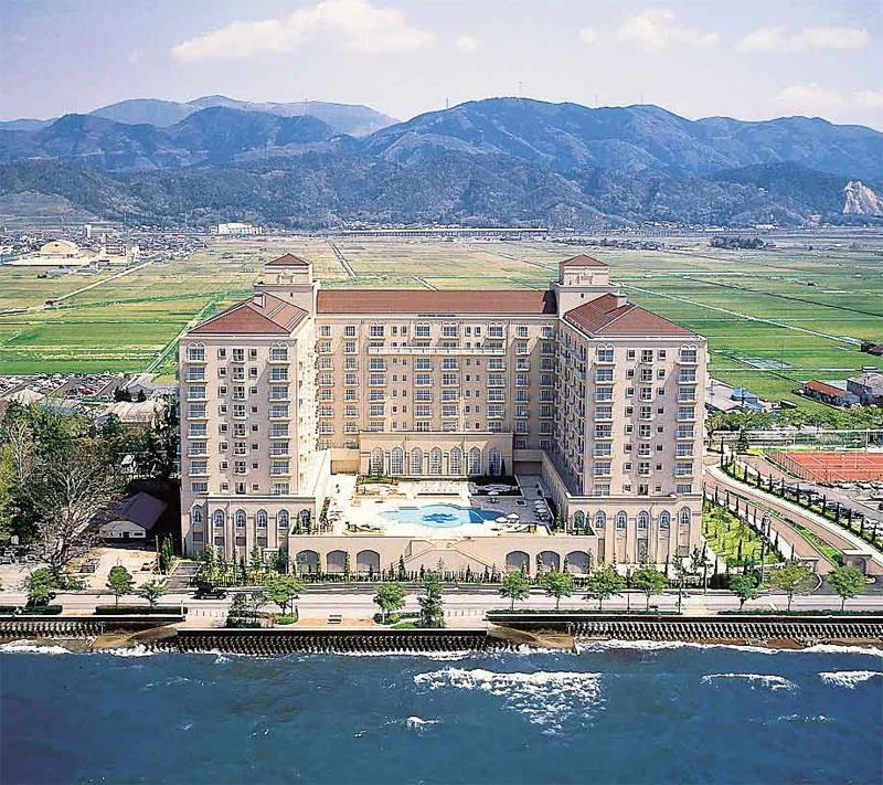 エクシブ琵琶湖まで車で21分。