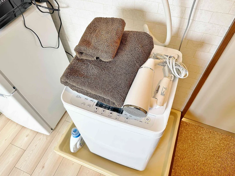 KマンスリーJR鯖江駅前のお部屋にはもちろん洗濯機やドライヤーのご用意もございます！バスタオルとフェイスタオルのご用意もございますのでご安心ください( ˘ω˘ )