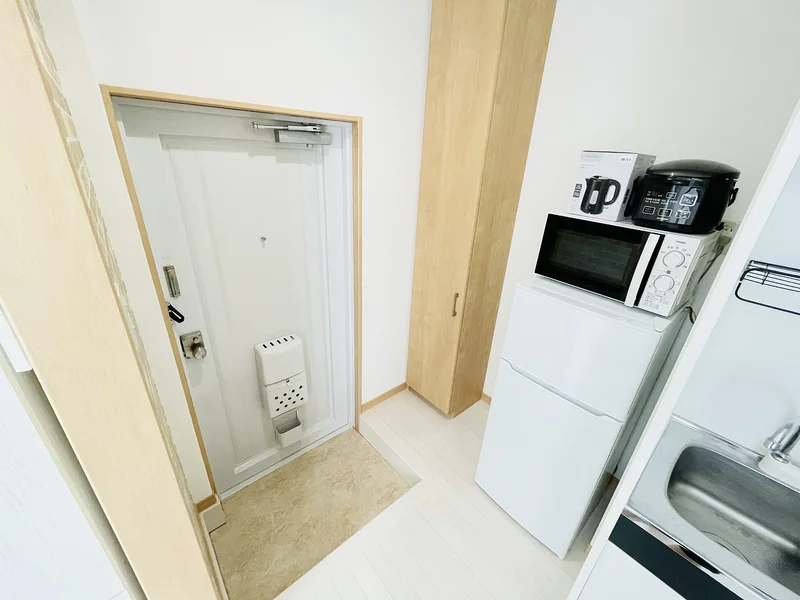 玄関には大容量のシューボックスがございます。長期滞在でも安心です☆