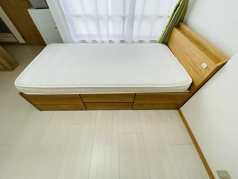 シングルサイズのベッドになります★収納付き♪♪