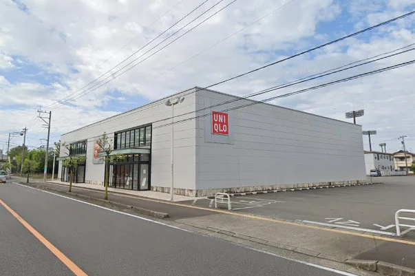ユニクロ 福井運動公園前店まで車で9分、3.4km。