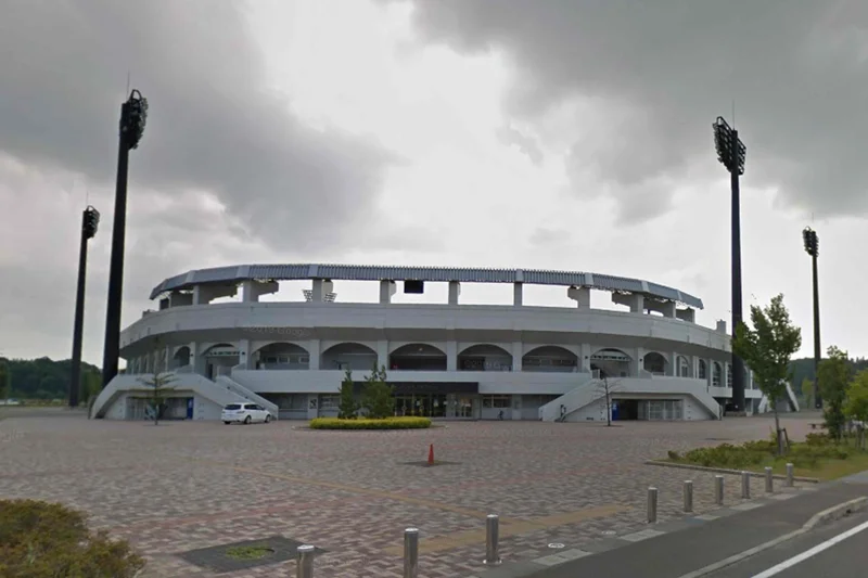 福井フェニックススタジアムまで車で5分、2.6kｍ。