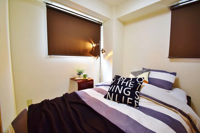 全米売上No.1を誇るマットレスブランド『Serta（サータ）』を完備☺セミダブルのサイズになります。