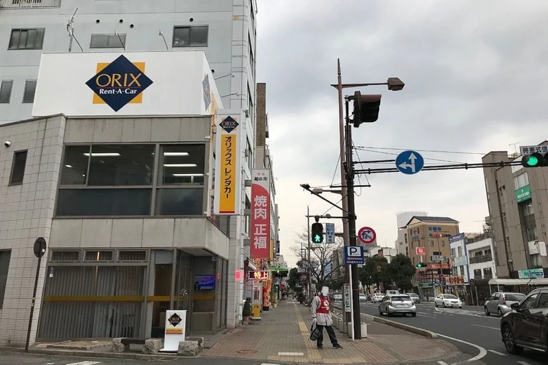 オリックスレンタカー岡山駅西口店徒歩5分、400m。レンタカーを借りて岡山観光にぴったし、長期割引もあります☺体験移住も◎