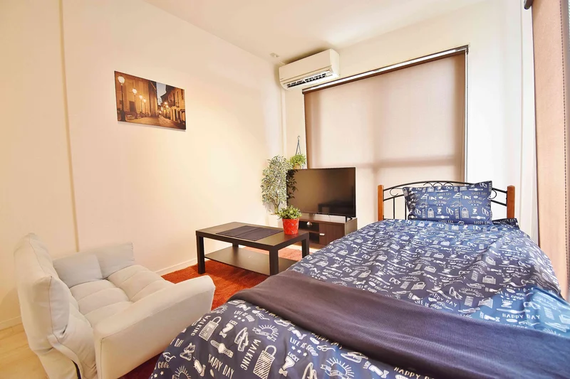 落ち着いた雰囲気のお部屋ですね(^^♪倉敷駅からは徒歩圏内!!1日100円でWiFiもご利用いただけます♪法人契約も可能ですので、倉敷エリアでウィークリーマンションをお探しの方は是非弊社までお問合せくださいませ♪