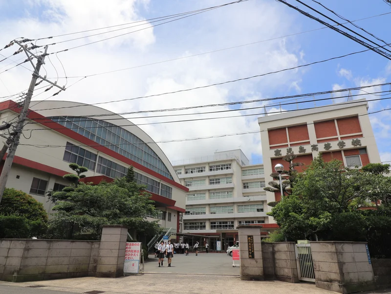 鹿児島高等学校まで徒歩2分、130m