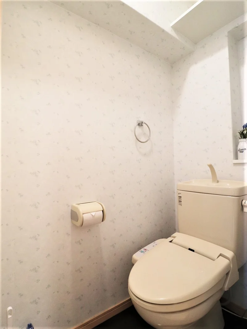 トイレットペーパーやトイレ洗剤など備品が充実！標準品でご自由にお使いいただけます。