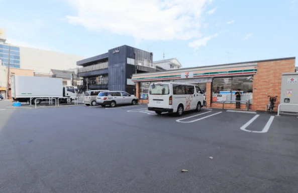 セブンイレブンまで徒歩３分
