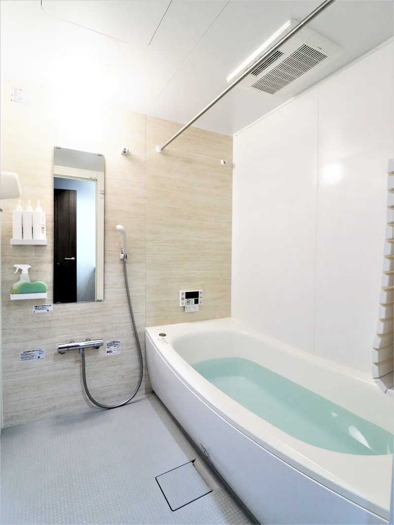 シャンプー・コンディショナー・ボディーソープなど備品など豊富！　洗剤やスポンジもあるので掃除もバッチリ！