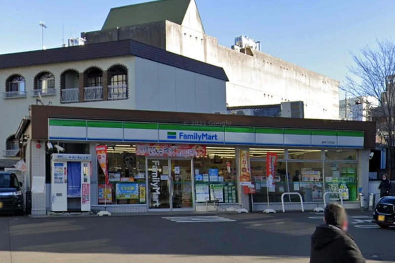 ファミリーマート 岐阜こがね店まで徒歩3分、220ｍ