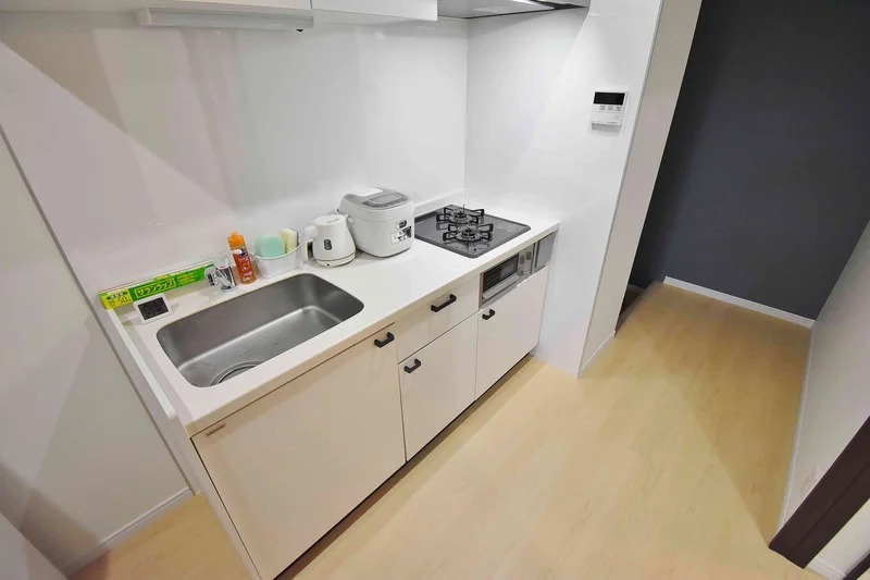 【キッチン画像】岐阜市ウィークリーマンション♪冷蔵庫、電子レンジ、炊飯器、ケトル、調理器具や食器類もご用意しております(^^♪