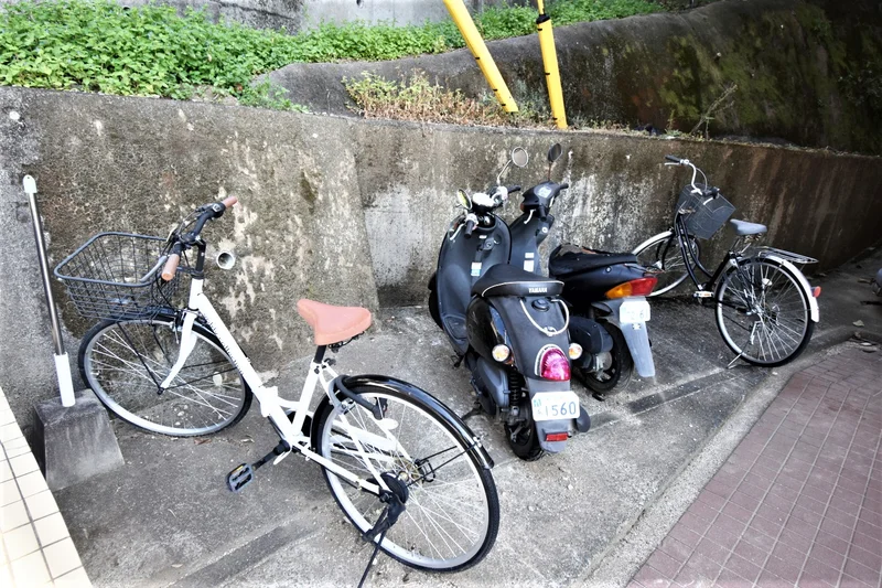 駐輪場あり　近場へのお出かけや通勤などに自転車お使いの方にも便利です。