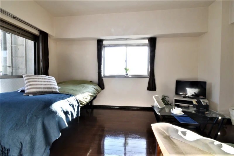 角部屋で　開放的な空間！　あると嬉しい備品類も多く取り揃えております！