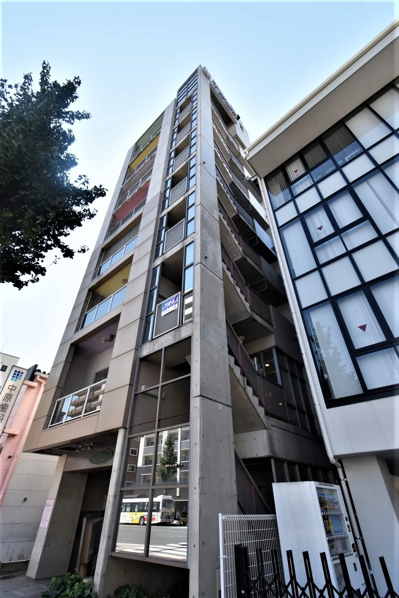 高層マンション！　オートロック付きでセキュリティに考慮された安心安全な物件