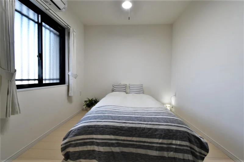 寝室　開口部あり　エアコン設備もあり！