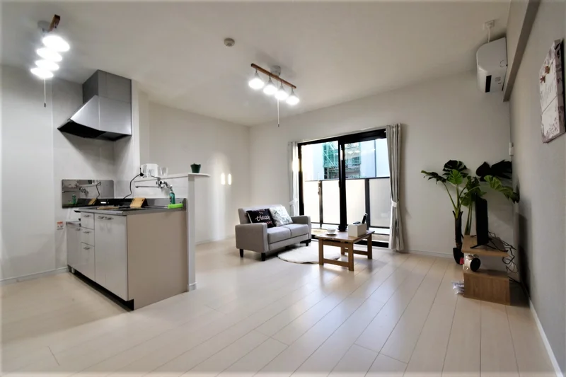 対面キッチンで広々1LDK！