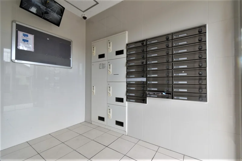 宅配ボックスにて郵送物に便利！