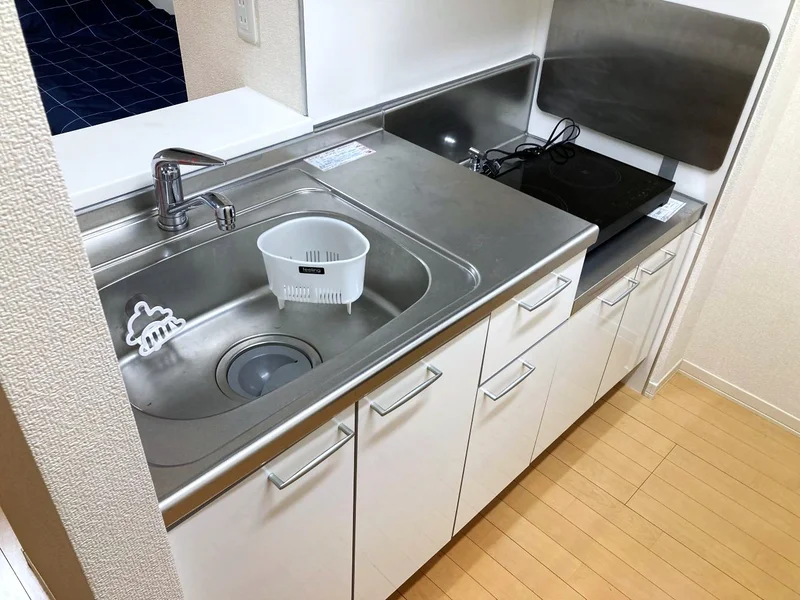 【キッチン画像】岐阜駅前ウィークリーマンション♪冷蔵庫、電子レンジ、炊飯器、ケトル、調理器具や食器類もご用意しております(^^♪