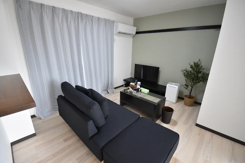 「荷物は一つだけ持ってきても、快適に生活できる」をモットーにした、岐阜県岐阜市のウィークリーマンションの室内画像です。また、長期滞在のお客様向けに、岐阜県岐阜市のマンスリーマンションプランもご用意しています。