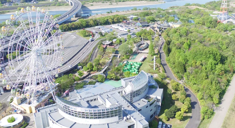 世界淡水魚園水族館 アクア・トト ぎふまで車で15分。