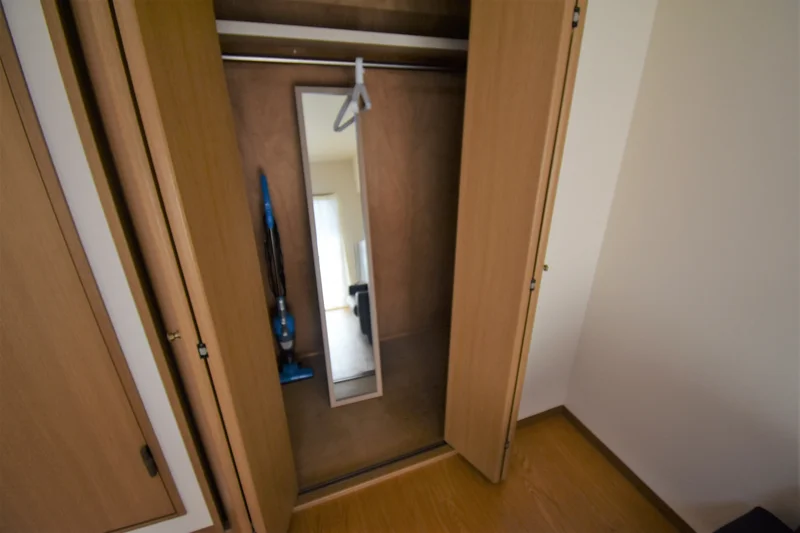 【掃除機完備】岐阜市ウィークリーマンション・岐阜市マンスリーマンションではビジネスホテルと違い、自宅と同じように生活できるのが強みの1つです。