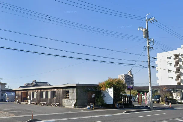 BROOK CAFE&ZAKKAまで徒歩5分、350ｍ。