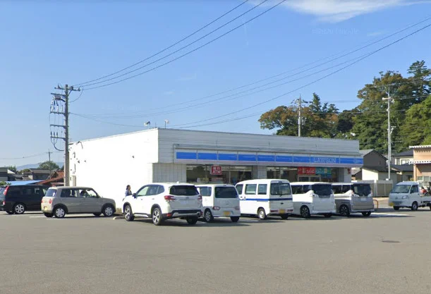 ローソン 三国山王店まで徒歩9分、750m。