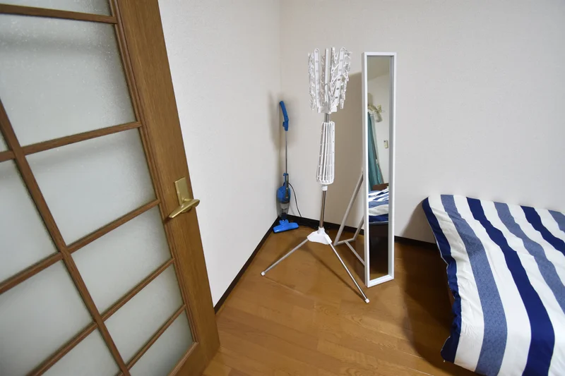 【掃除機完備】福井県越前市(武生ＩＣ)ウィークリーマンション・福井県越前市(武生ＩＣ)マンスリーマンションではビジネスホテルと違い、自宅と同じように生活できるのが強みの1つです。【イメージ】