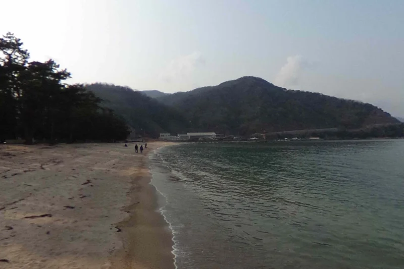 気比の松原まで車で7分、2.6km。