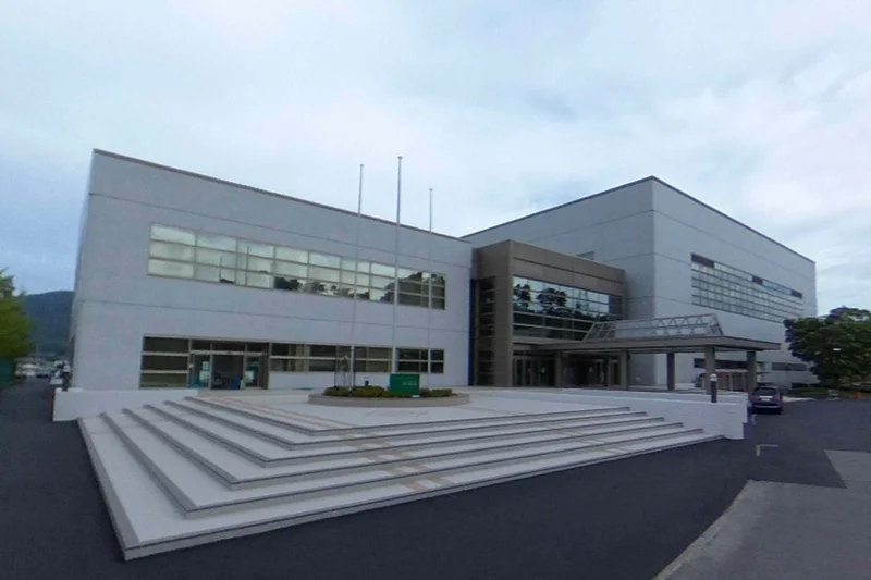 敦賀市総合運動公園まで車で7分、3.0kｍ。