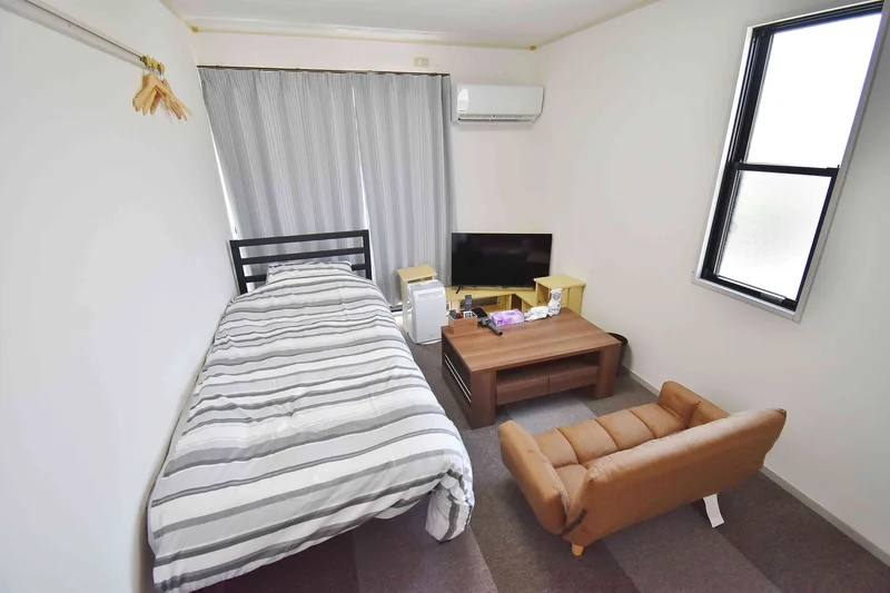 【室内画像】岐阜市ウィークリーマンションのお部屋です♪お部屋のクロスがとてもオシャレです(^^♪研修などのご利用にも最適です★