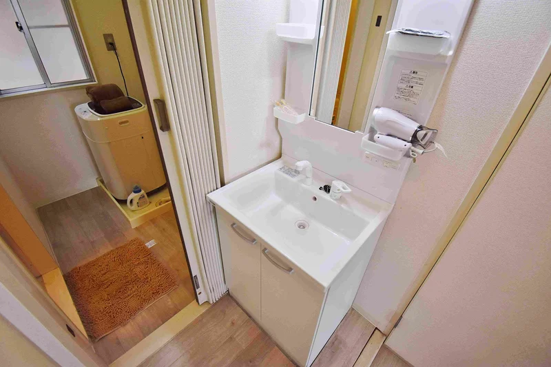 【設備画像】洗濯機や、洗濯用洗剤もご用意しております♪うれしい独立洗面台付き◎！滋賀米原駅前ウィークリーマンションの標準設備となります。