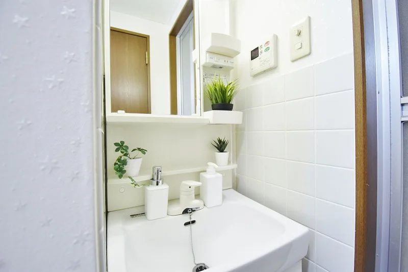 嬉しい独立洗面台付き♪大きな鏡で身支度!(^^)!急がしい朝もバタバタしません♪