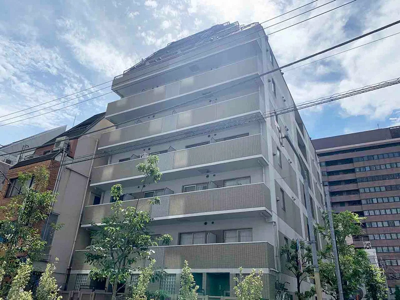 写真はお部屋のイメージです。ラグなどの室内装飾はございません。