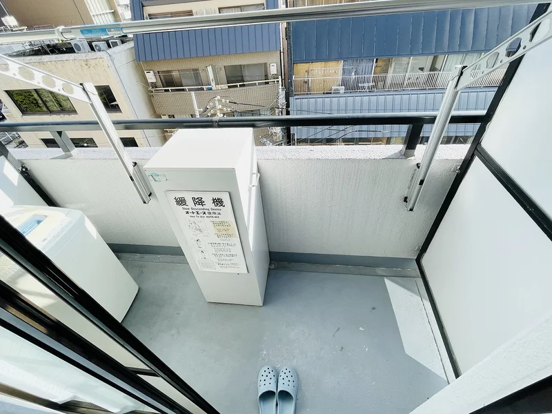 洗濯竿・スリッパ備え付☆入居中洗濯もできるので、コインランドリーに行かなくても大丈夫☆☆