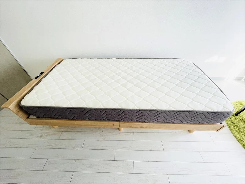 ベッドもコンセント付♪持ち込み可能なので自分好みのお部屋にできます♪♪