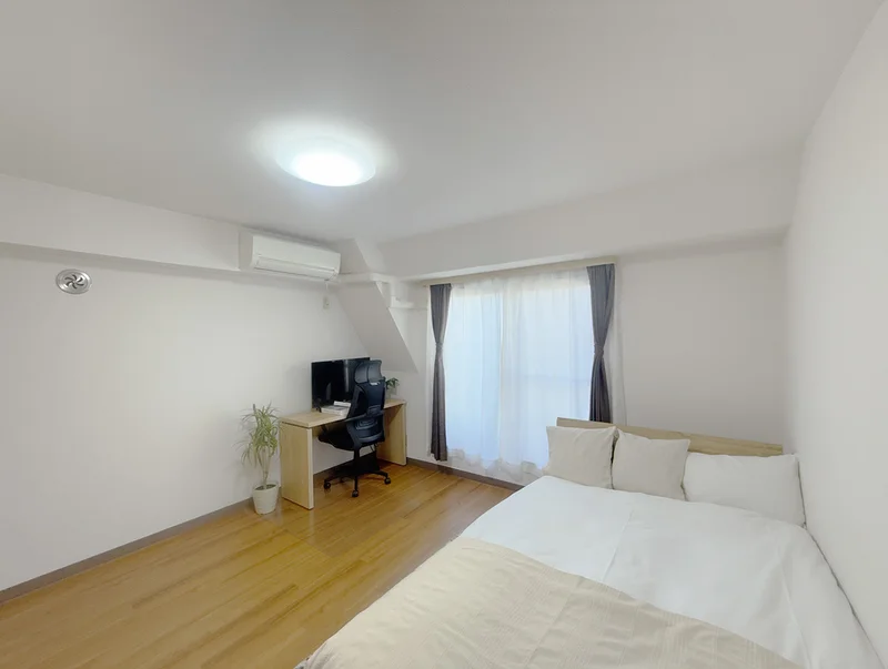 写真はお部屋のイメージです。ラグなどの室内装飾はございません。